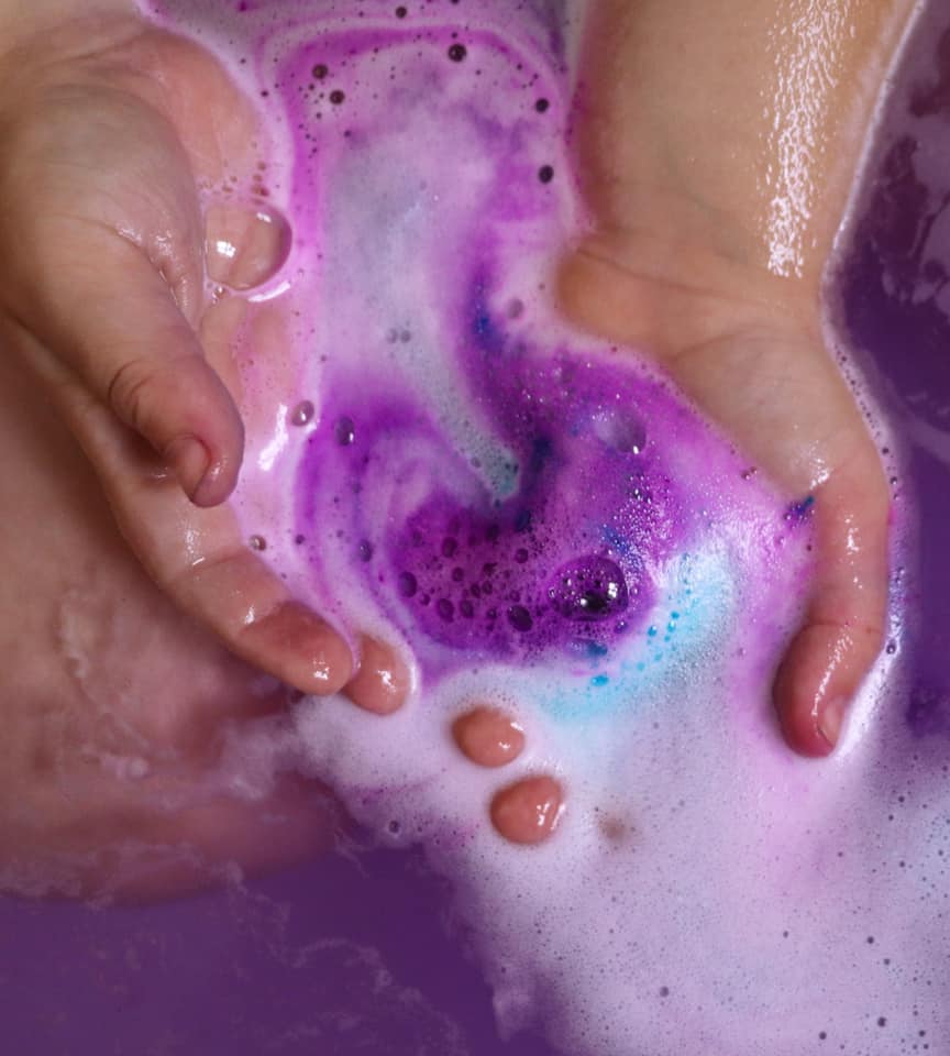 Fizzy Love Heart Bath Bombs With Hidden Colour