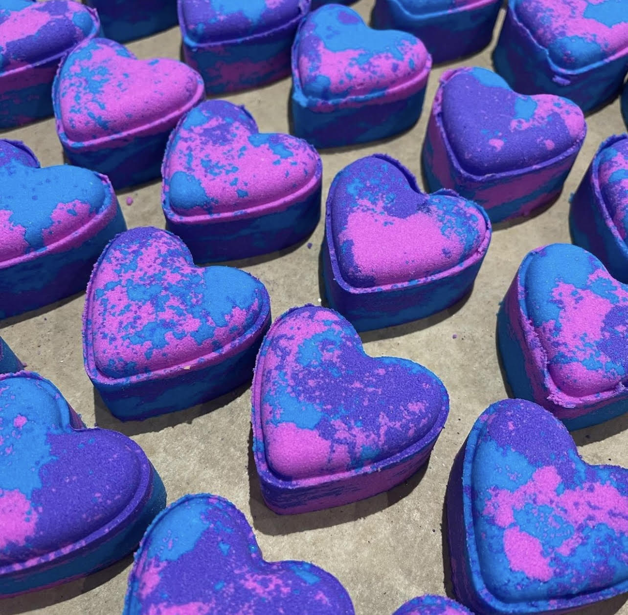 Fizzy Love Heart Bath Bombs With Hidden Colour